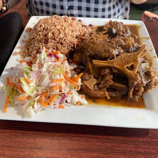 Oxtail, coleslaw &amp; Rice &amp; Beans