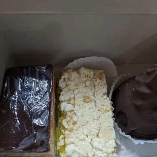 Rainbow bar, lemon bar and volcano