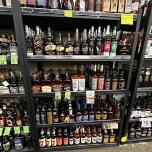 Nadys Liquor