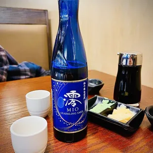 Sparkling sake