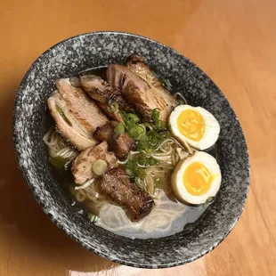 noodles, noodle soup, ramen, ramen and noodles, noodle dish, food