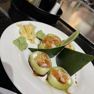 8 Piece Green Crystal Roll