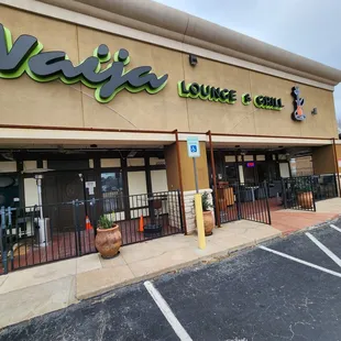 Naija Lounge &amp; Grill
Food | Drinks | Hookah