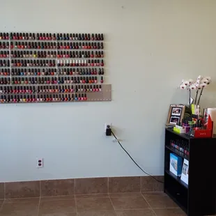 Large selection of OPI polishes!