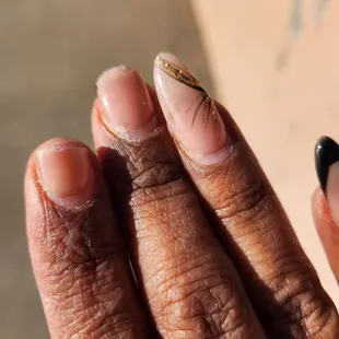 Second nail broke today... two weeks after I got it done.