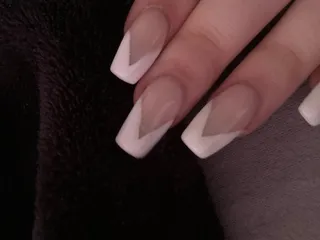 Henry’s Nails And Organics