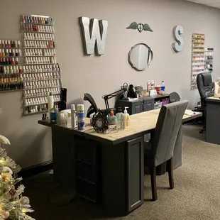 Spacious and sanitary desks