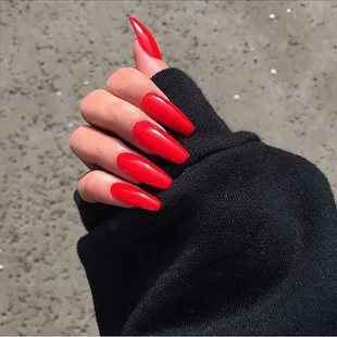 I have never been happier with the outcome of my nails. 10/10 I will be coming to her from now on. She did the shape perfect! I love it!!