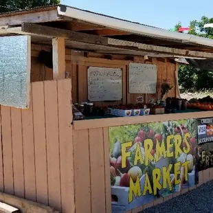 Nais berry stand