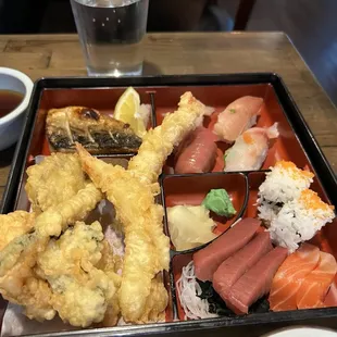 Nakagawa Deluxe Bento Box with Mackerel