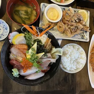 Chirashi, fried calamari legs