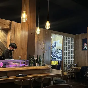 sushi and sashimi, interior