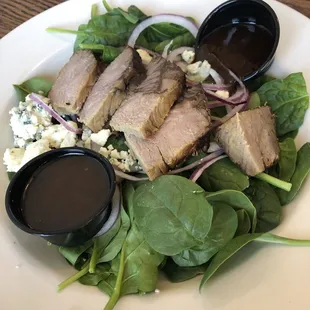 Steak and blue cheese salad