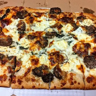 Naked City Pizza 9-1-21 :  Guinea Pie - White Garlic Sauce, Spinach, Grandma&apos;s Meatballs, Mozzarella Cheese, Ricotta