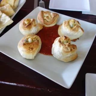Roasted Garlic Buns