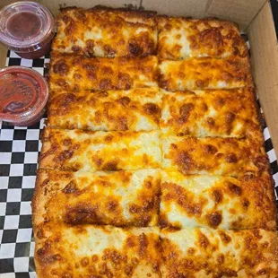 Garlic cheesy bread...a bargain at $11.
