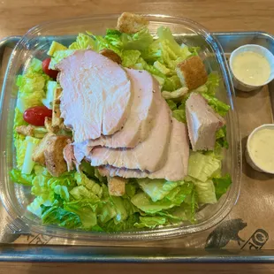 caesar salad with turkey