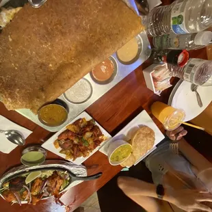 Muttai Dosa (Egg Dosa), Mango Lassi, Chicken Tikka, Poori Kilangu