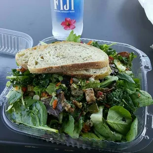 Delicious salad with tofu.