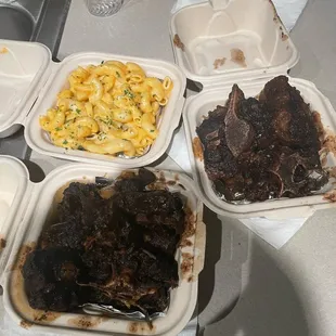 Oxtails and Mac n Cheese