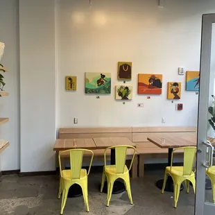 Sitting area on the right side of the shop.