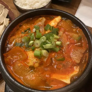 Pork Soft Tofu Soup With White Rice (side)