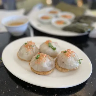 banh ram it (mochi on crisp mochi)