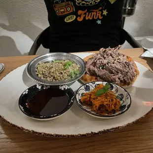 Kuzu tandir (lamb shoulder)