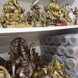 oysters and mussels, interior