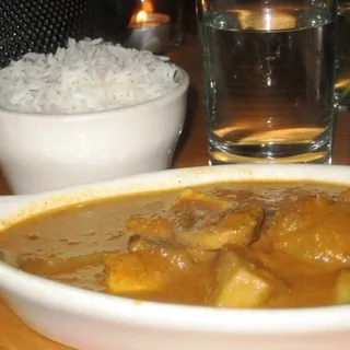 Coconut Curry with Tofu, Mushroom and Green Peas Friday Lunch Special