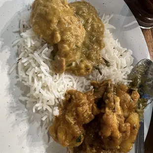 Chicken Korma (left) Chicken vindaloo (right)