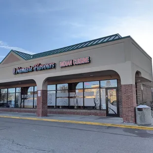 the outside of a restaurant