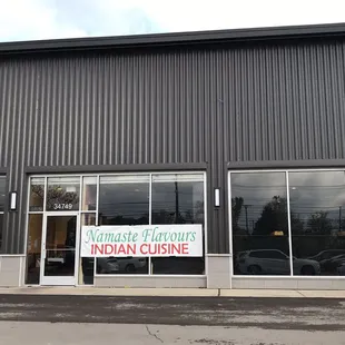 the outside of a restaurant