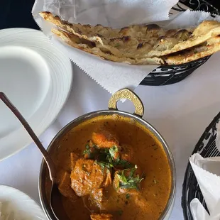 Chicken Tikka Masala &amp; garlic naan.  ( so good )