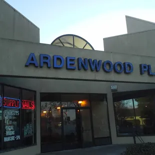 Located inside the Ardenwood Plaza Shopping Center, Fremont, CA.