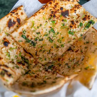 garlic cheese naan