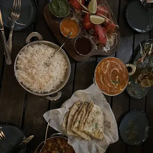 Tandoori Chicken, Butter Chicken, Garlic Naan, Chana Masala