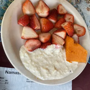 Rice pudding, strawberries