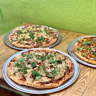 Vegan Passport Offer: check-in on Yelp during October 2021 for 15% off vegan pizzas!