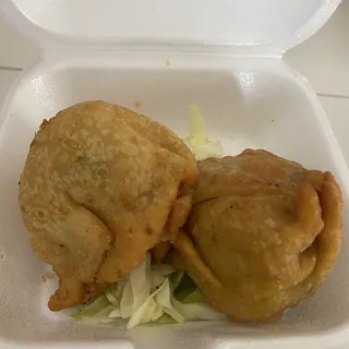 2 Vegetable Samosa