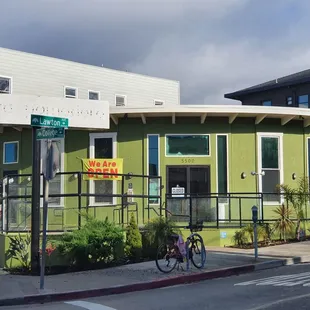  bicycle parked in front of the restaurant
