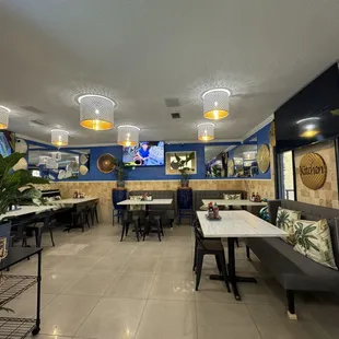 sushi and sashimi, interior