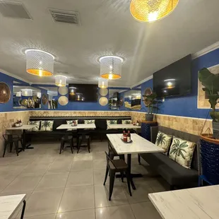 sushi and sashimi, interior