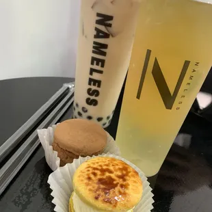 Honey Lemon Jasmine Green Tea, I added Jasomine Jelly in it-- good choice and Oolong Milk Tea with Boba. Creme Brulee &amp; Tiramisu Macaron.