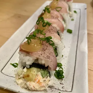 Hamachi Roll