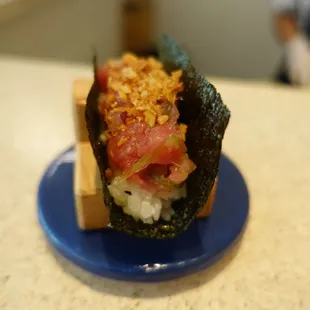 tuna poke, crispy shallots