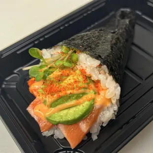 Temaki Hand Roll - Salmon &amp; Avocado
