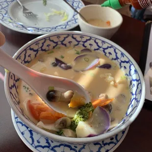 Tom Kha