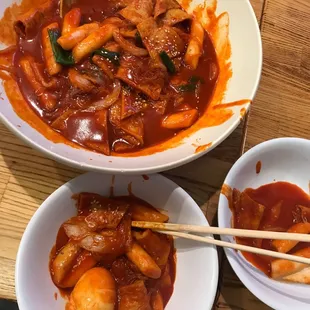 L-40. Ttokbokki (/)