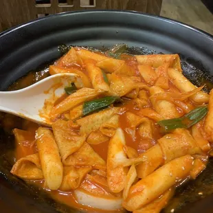 L-40. Ttokbokki (/)